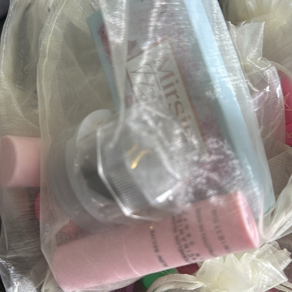 Glow Recipe Bath & Body Set with Pink and Yellow Accents - Picture 4 of 6